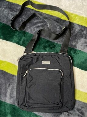 Baggallini Black Nylon Crossbody Messenger Bag